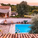 La Bella Villa