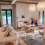 La Bella Villa *