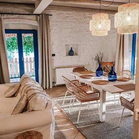 La Bella Villa *